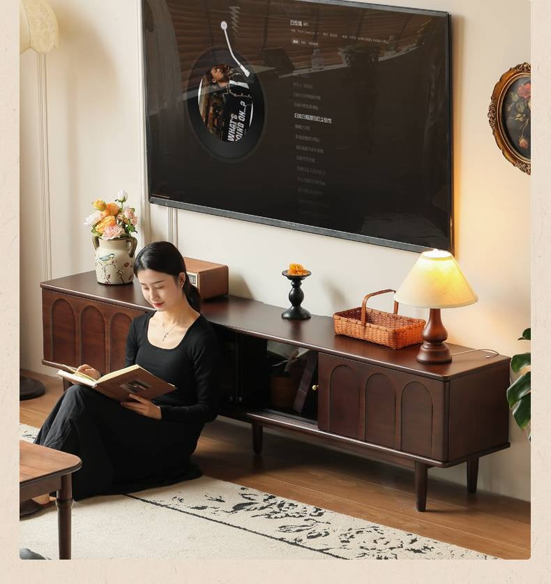 Poplar Solid Wood French Retro TV Cabinet