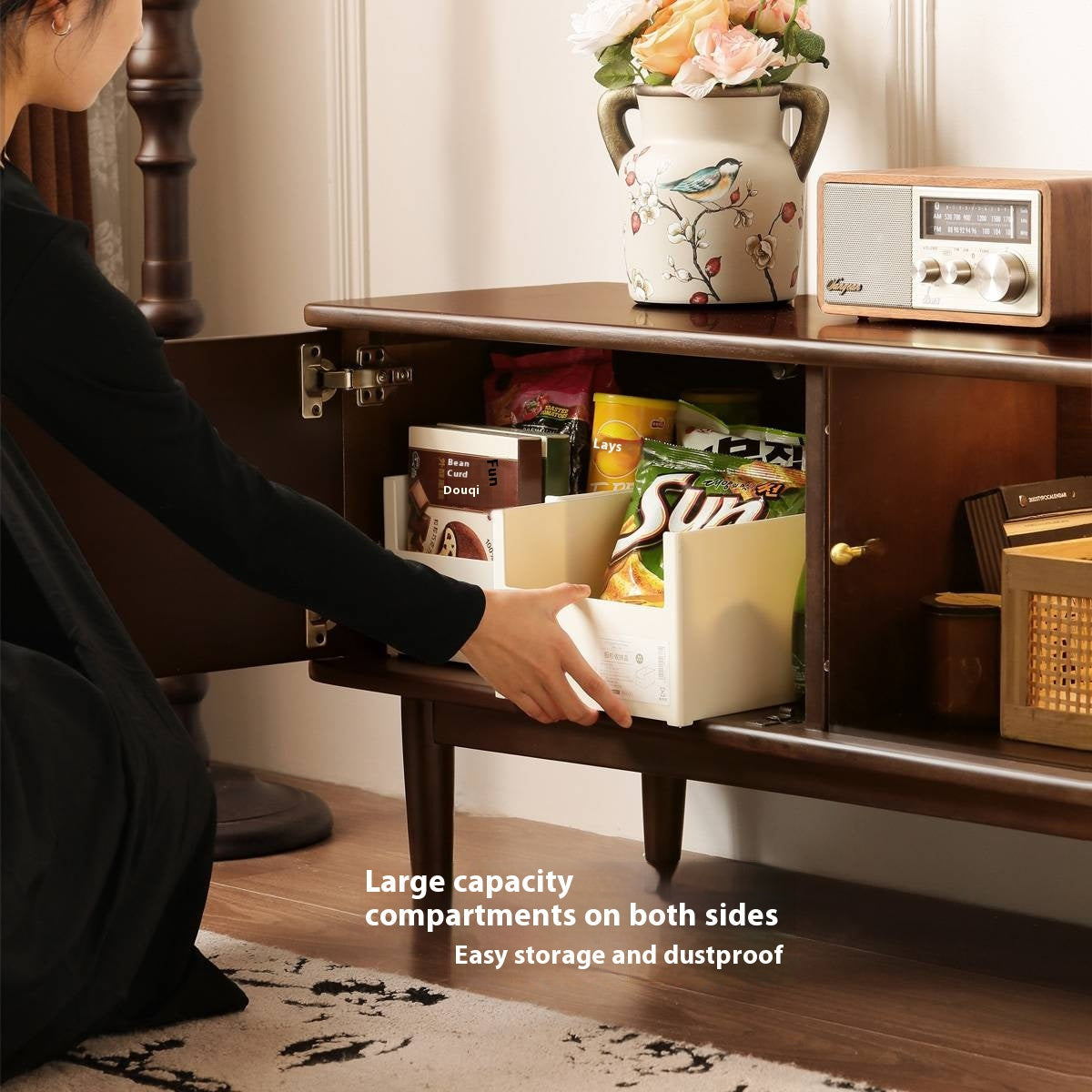 Poplar Solid Wood French Retro TV Cabinet